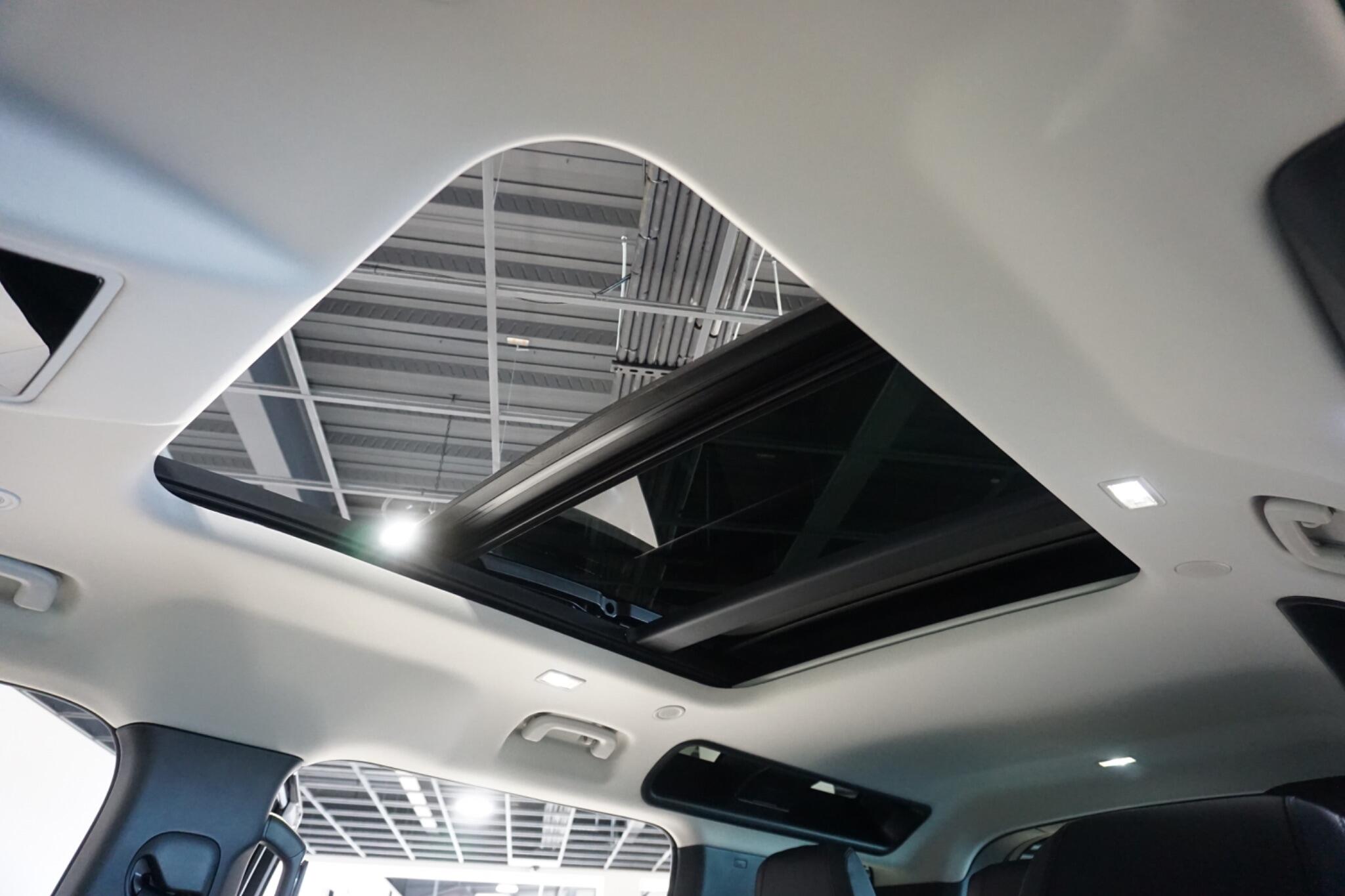 Land Rover Defender 110 2.0 P400e 15.4kWh XS Edition SUV 5dr Petrol Plug-in Hybrid Auto 4WD Euro 6 (s/s) (404 ps)